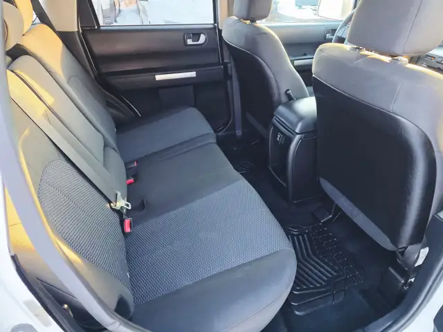 2011 Mitsubishi Endeavor AWD V6 Remote Starter Winter Tires - Photo 9