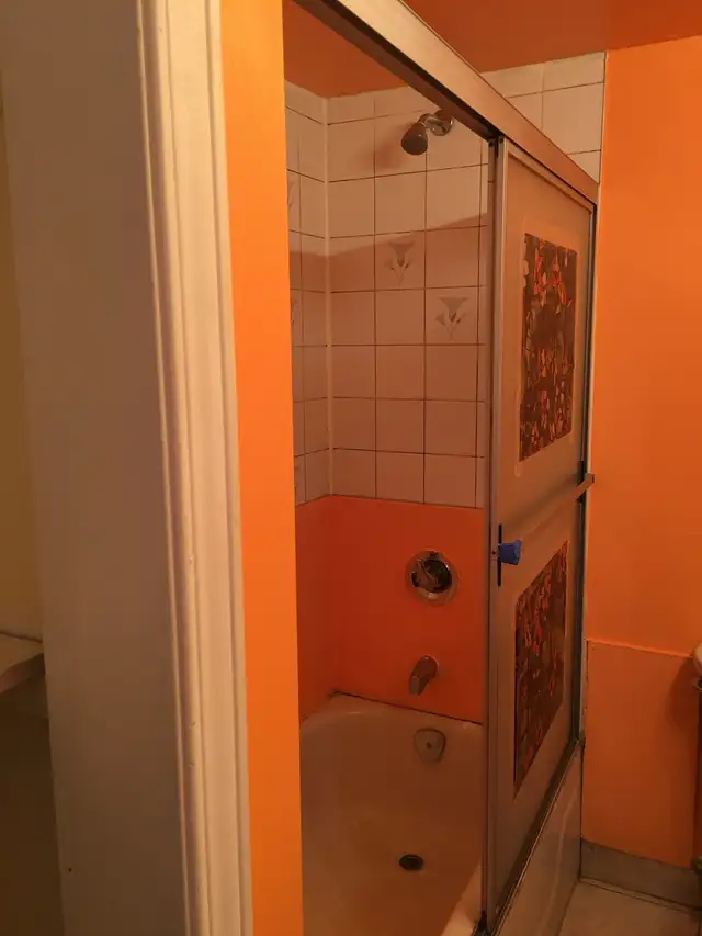 Spacious Bedroom Basement Apartment Bathurst Steeles for Rent - Photo 2