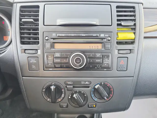 2010 Nissan Versa Manual Low Mileage Clean Carfax Cruise Control - Photo 14