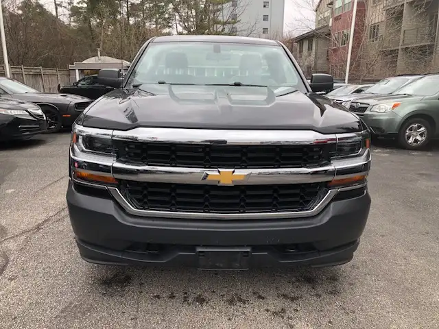 2017 Chevrolet Silverado 1500 5.3 v8 4x4 long box 8 foot box - Photo 2