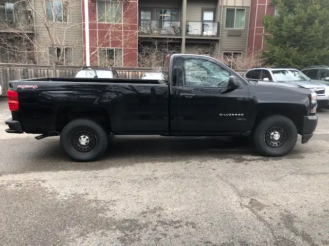 2017 Chevrolet Silverado 1500 5.3 v8 4x4 long box 8 foot box - Photo 5