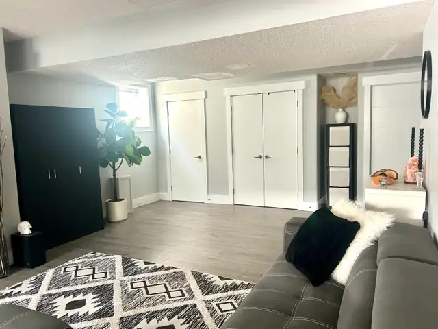 LARGE BASEMENT  :2 Bedroom,  IN suite  Laundry ,  Parking . - Photo 6