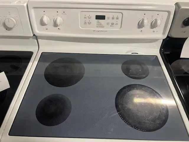 Cuisinière blanche vitrocéramique Frigidaire - Photo 2