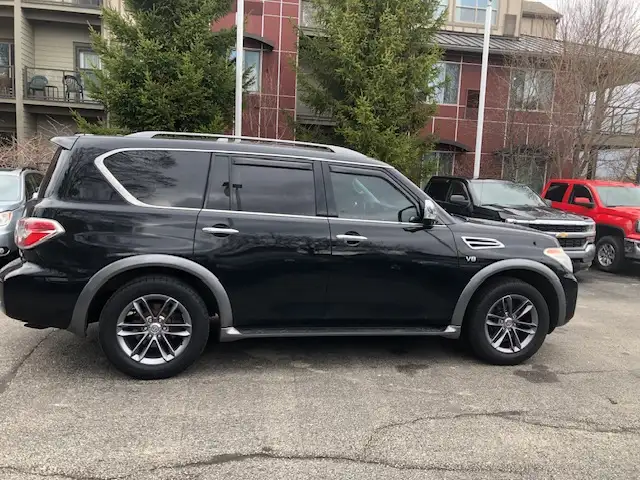 2017 Nissan Armada platinum no accidents 30 service records - Photo 4
