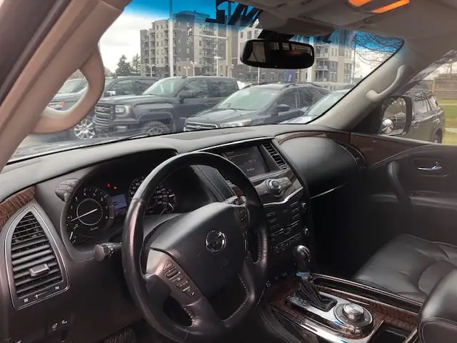 2017 Nissan Armada platinum no accidents 30 service records - Photo 9