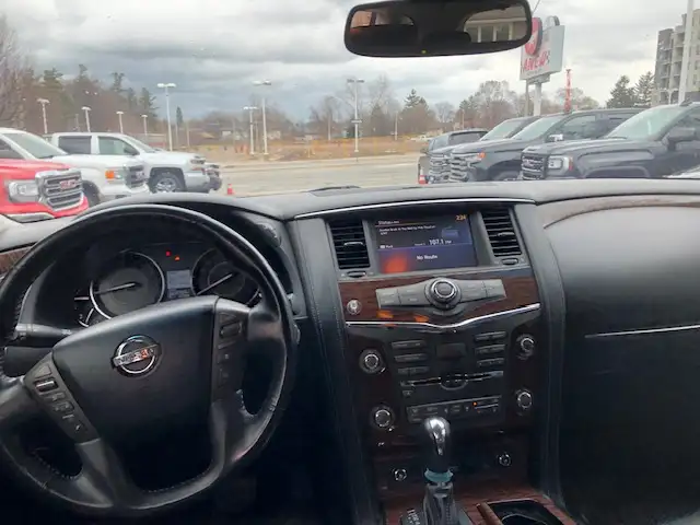 2017 Nissan Armada platinum no accidents 30 service records - Photo 10