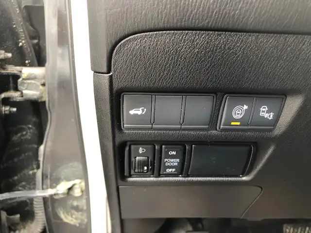 2017 Nissan Armada platinum no accidents 30 service records - Photo 12