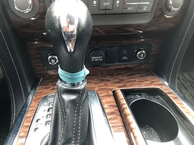 2017 Nissan Armada platinum no accidents 30 service records - Photo 16