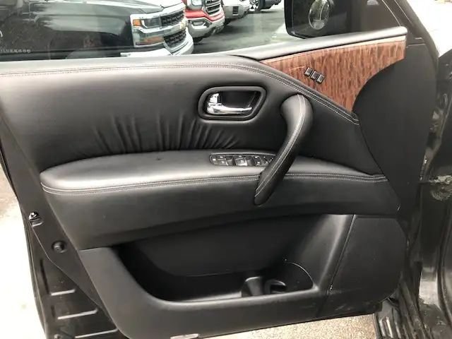 2017 Nissan Armada platinum no accidents 30 service records - Photo 18