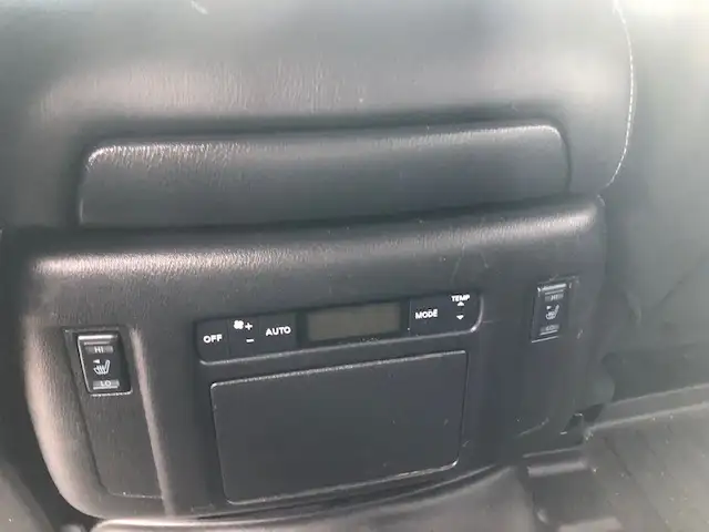 2017 Nissan Armada platinum no accidents 30 service records - Photo 19