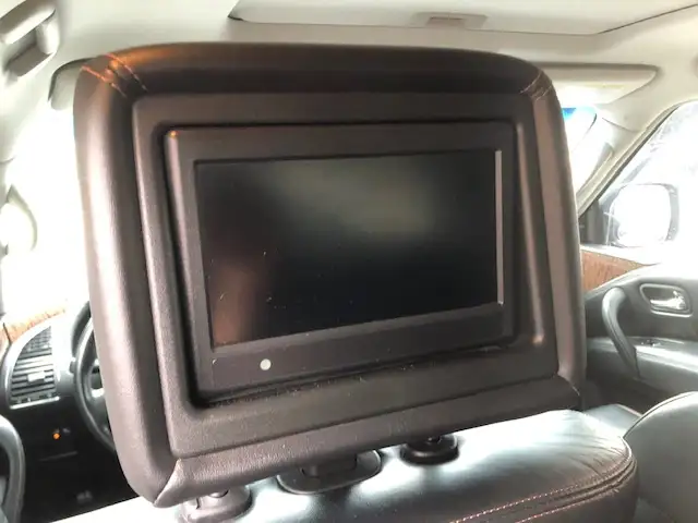 2017 Nissan Armada platinum no accidents 30 service records - Photo 20