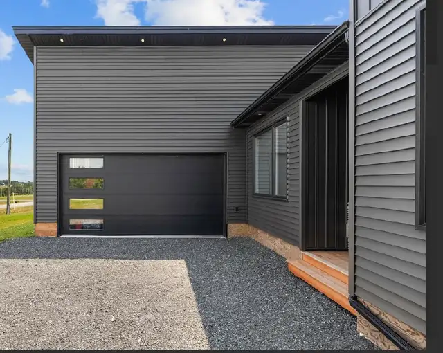 Stunning Home For Sale!! - Photo 2