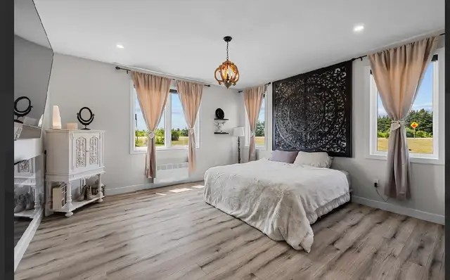 Stunning Home For Sale!! - Photo 9