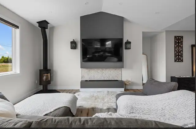 Stunning Home For Sale!! - Photo 13