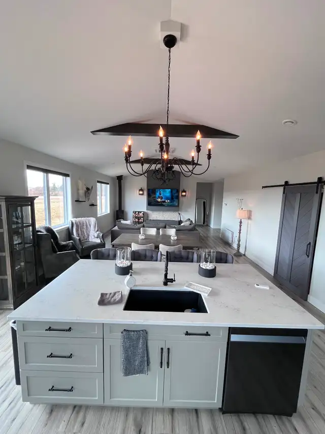 Stunning Home For Sale!! - Photo 16