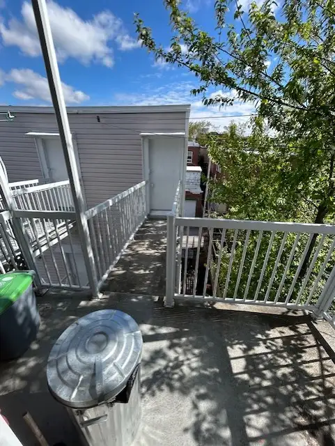 LOFT RÉNOVÉ DANS LE BEAU SECTEUR DE ROSEMONT - Photo 9