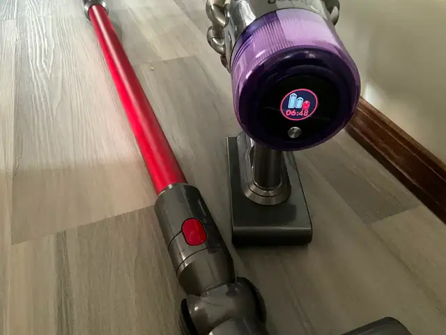 Dyson V11 Cordless Vacuum - Photo 5