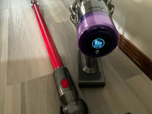 Dyson V11 Cordless Vacuum - Photo 6