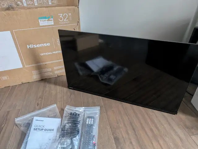 Brand New Hisense 32" Smart TV For Sale - Photo 4
