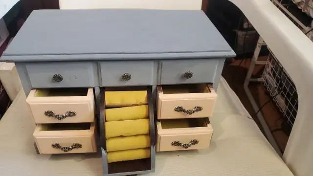 Jewelry Box - Musical - lovely condition - Only $10.00 - Photo 2