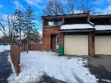 3 bd 2 washroom Corner Unit Townhouse for RENT in Mississauga!