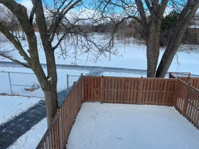 3 bd 2 washroom Corner Unit Townhouse for RENT in Mississauga! - Photo 6