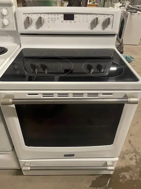 Cuisinière blanche vitrocéramique convection Maytag