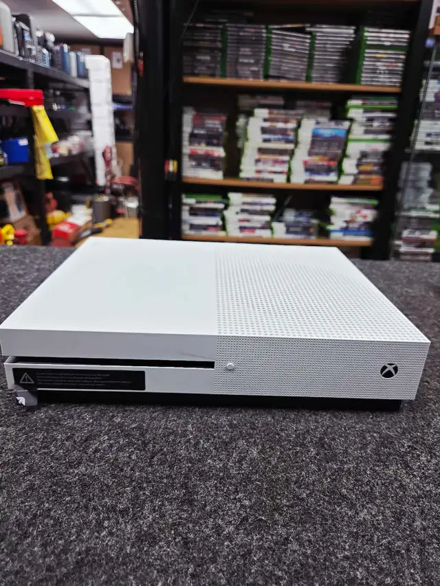 Console xbox one s   manette