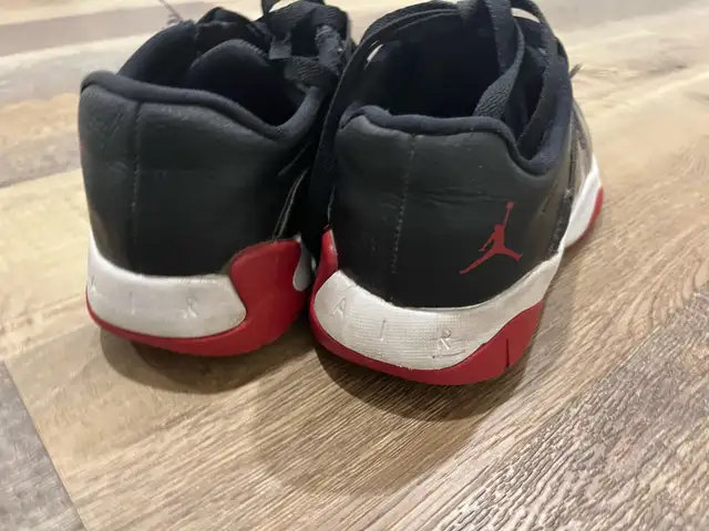 Air Jordan 11 IE Low - Photo 2
