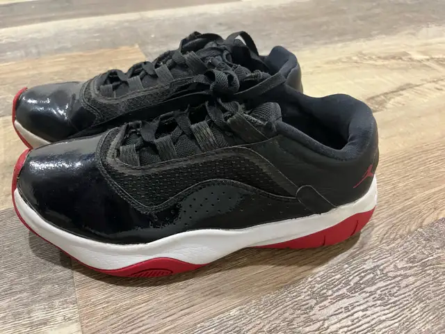 Air Jordan 11 IE Low - Photo 5