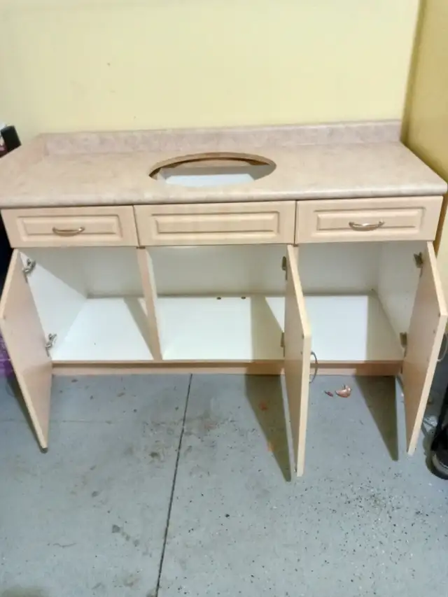 vanity for $85 - Photo 2