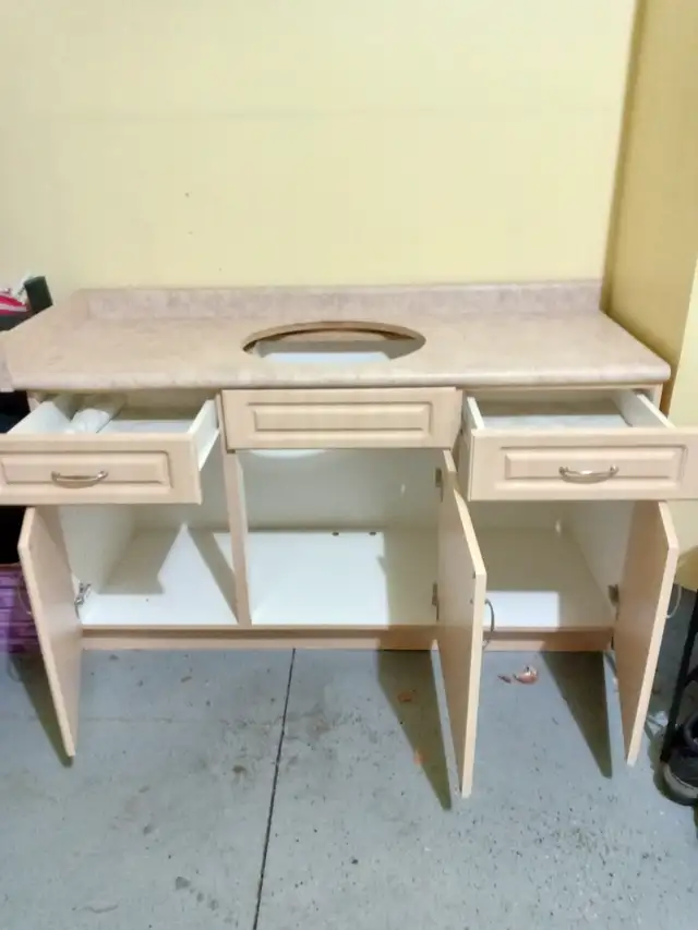 vanity for $85 - Photo 3