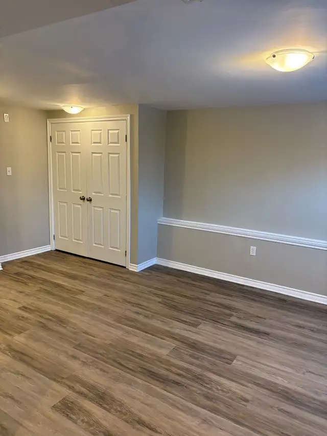 Renovated 2 Bedroom/ 1 Full Bathroom Unit Close To Kitchene - Photo 4