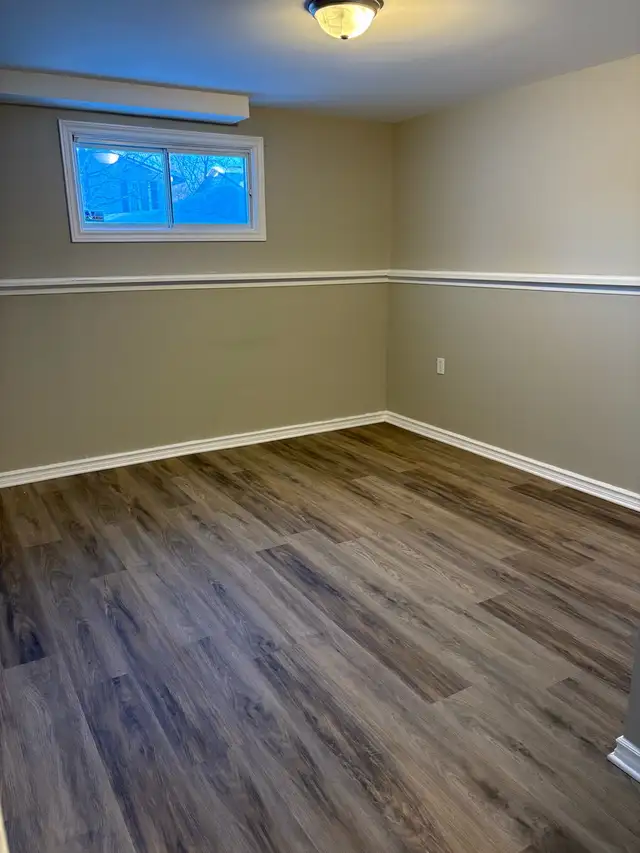 Renovated 2 Bedroom/ 1 Full Bathroom Unit Close To Kitchene - Photo 6