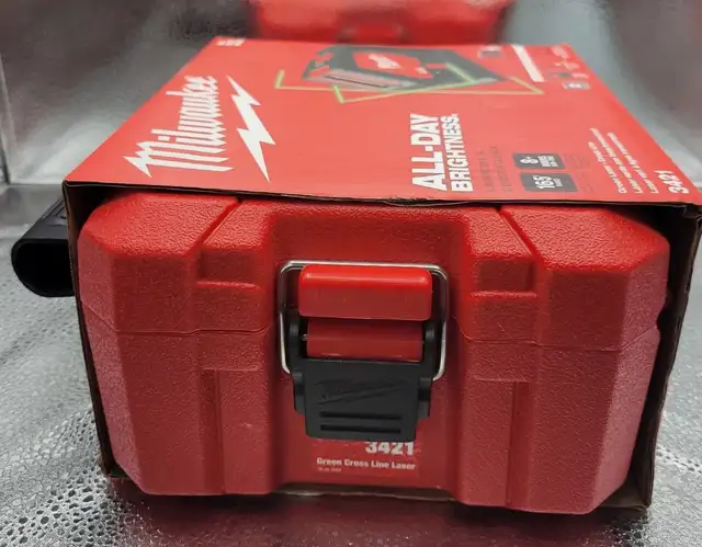 Milwaukee 3421 100 ft. Green Cross Line Laser $239 - Photo 5