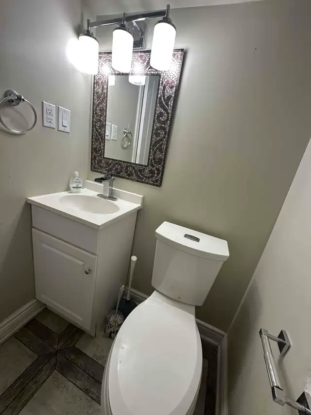 3 Bedrooms House, Rent , Brampton - Photo 5