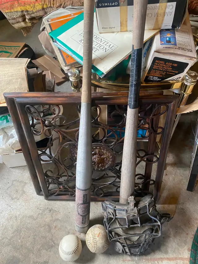 Softball equip - Photo 2