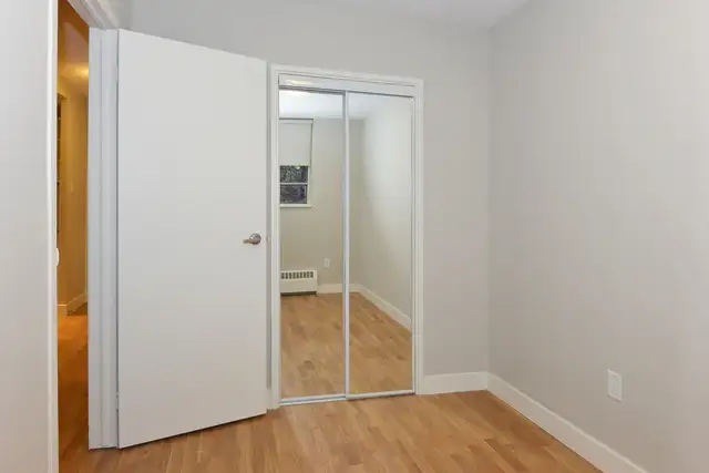 renovated one bedroom, river and gerrard - ID 1590 - Photo 6