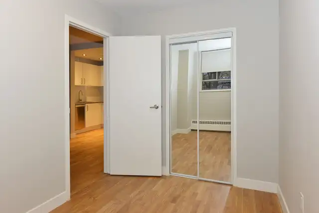 renovated one bedroom, river and gerrard - ID 1590 - Photo 7
