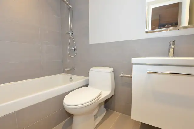 renovated one bedroom, river and gerrard - ID 1590 - Photo 9