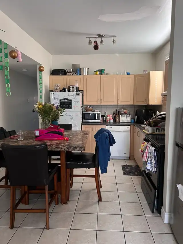 Private room for rent - SUBLET - Photo 6