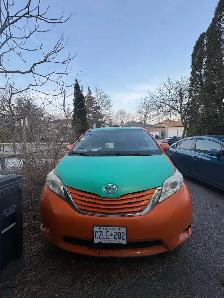2015 Toyota Sienna LE Wheelchair | New Trans | 2 Sets of Tires