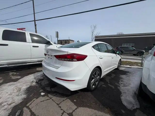 Hyundai Elantra 2017 Aut. 158km $7795. Rusty 450-820-0550 - Photo 2