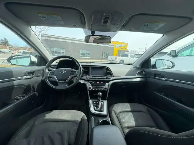 Hyundai Elantra 2017 Aut. 158km $7795. Rusty 450-820-0550 - Photo 5