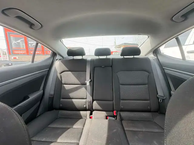 Hyundai Elantra 2017 Aut. 158km $7795. Rusty 450-820-0550 - Photo 6