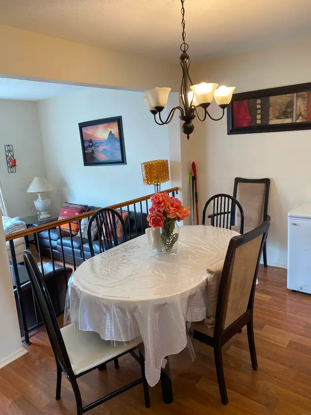 All-inclusive Master Bedroom with Private En Suite Bathroom - Photo 11