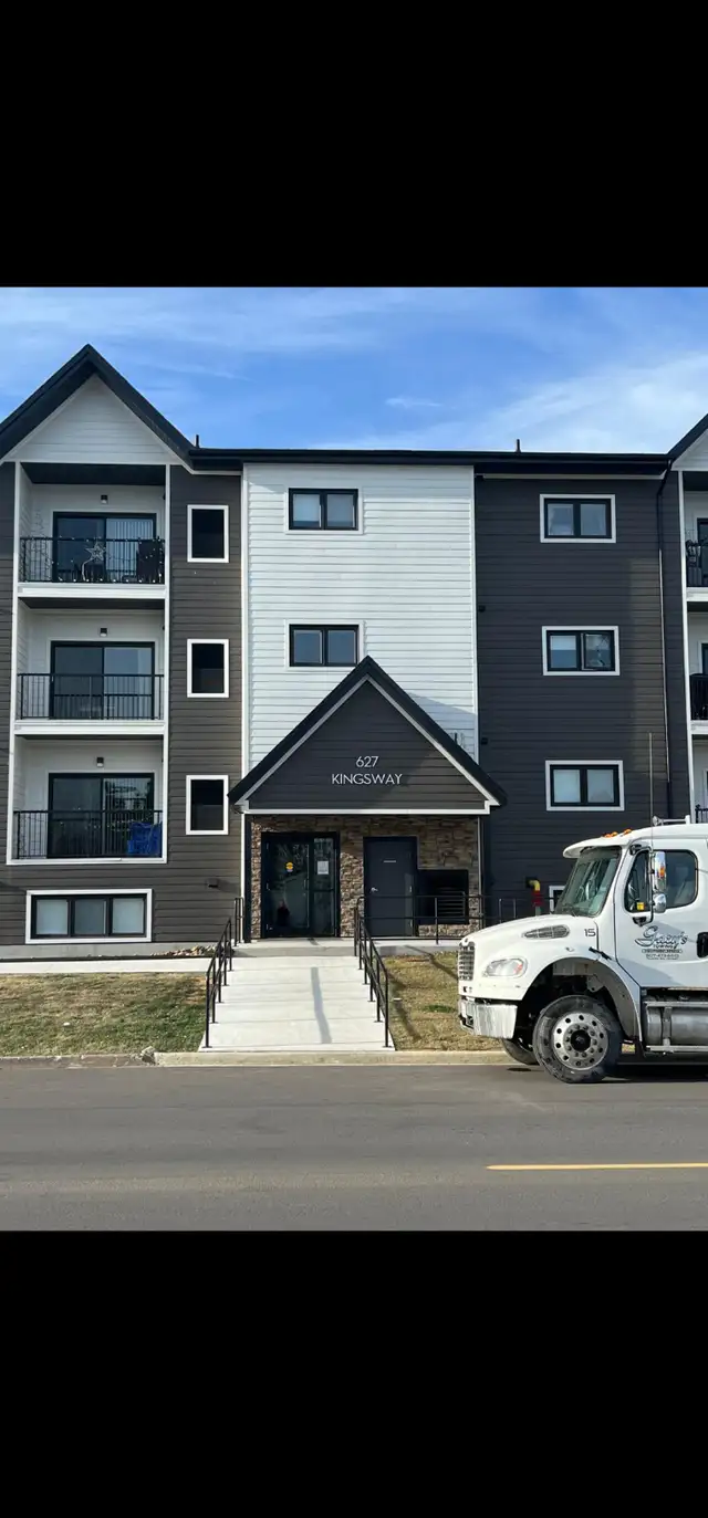 Kingsway Suites - Photo 4