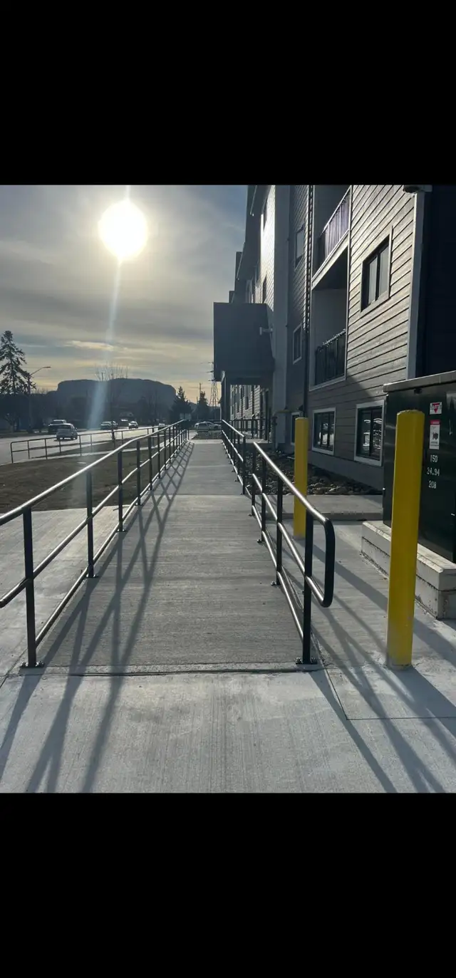 Kingsway Suites - Photo 8