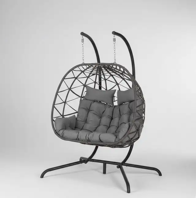 2-Seater Egg Shell Seat