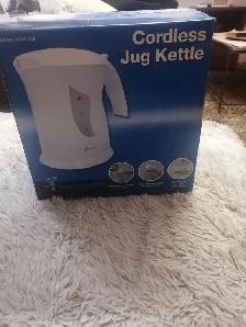 Cordless jug kettle